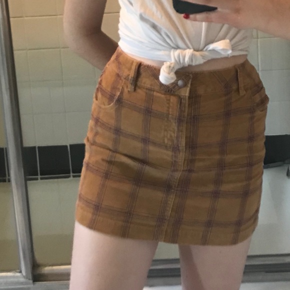 Adorable checkered skirt - Picture 2 of 5